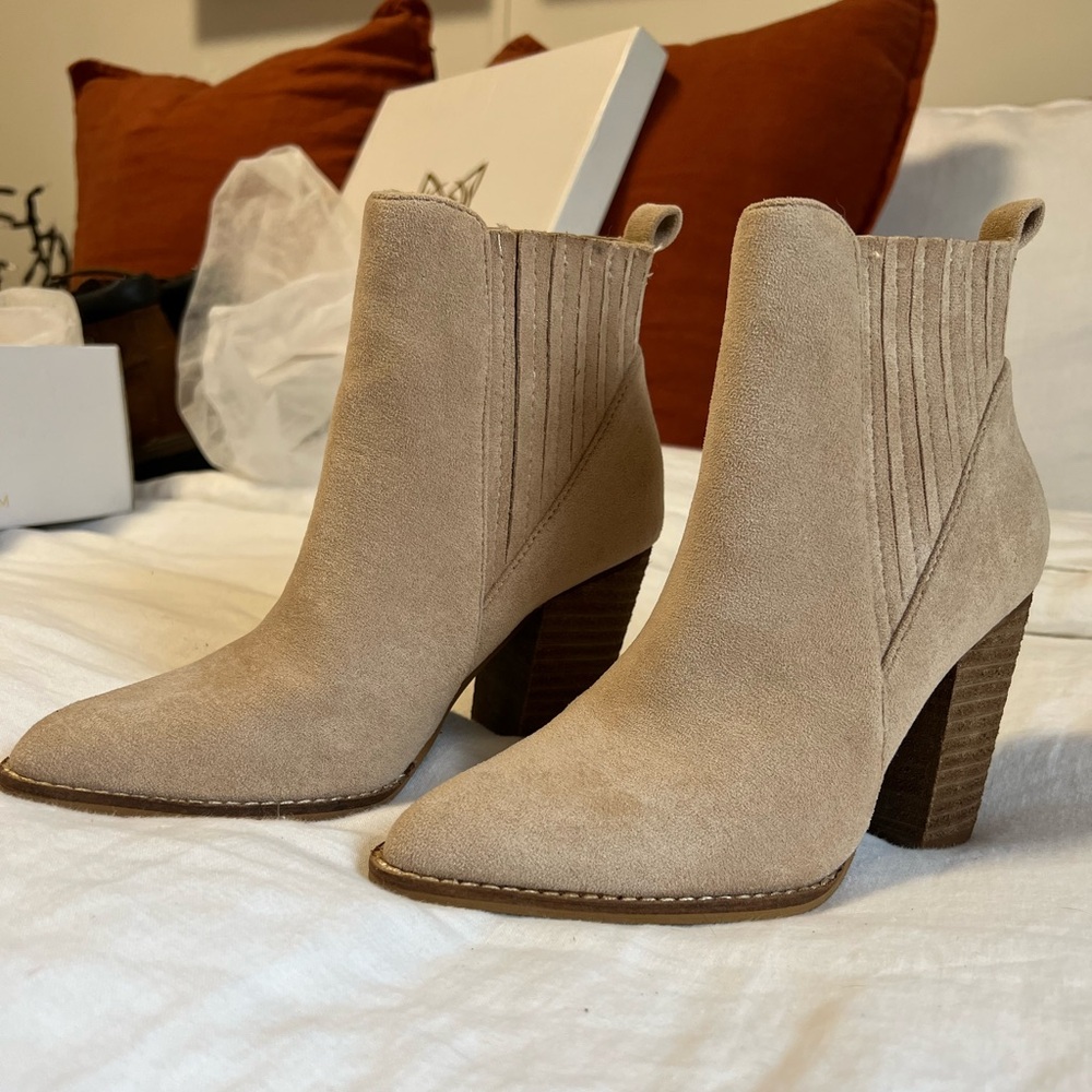 Beast fashion taupe suede ankle boots